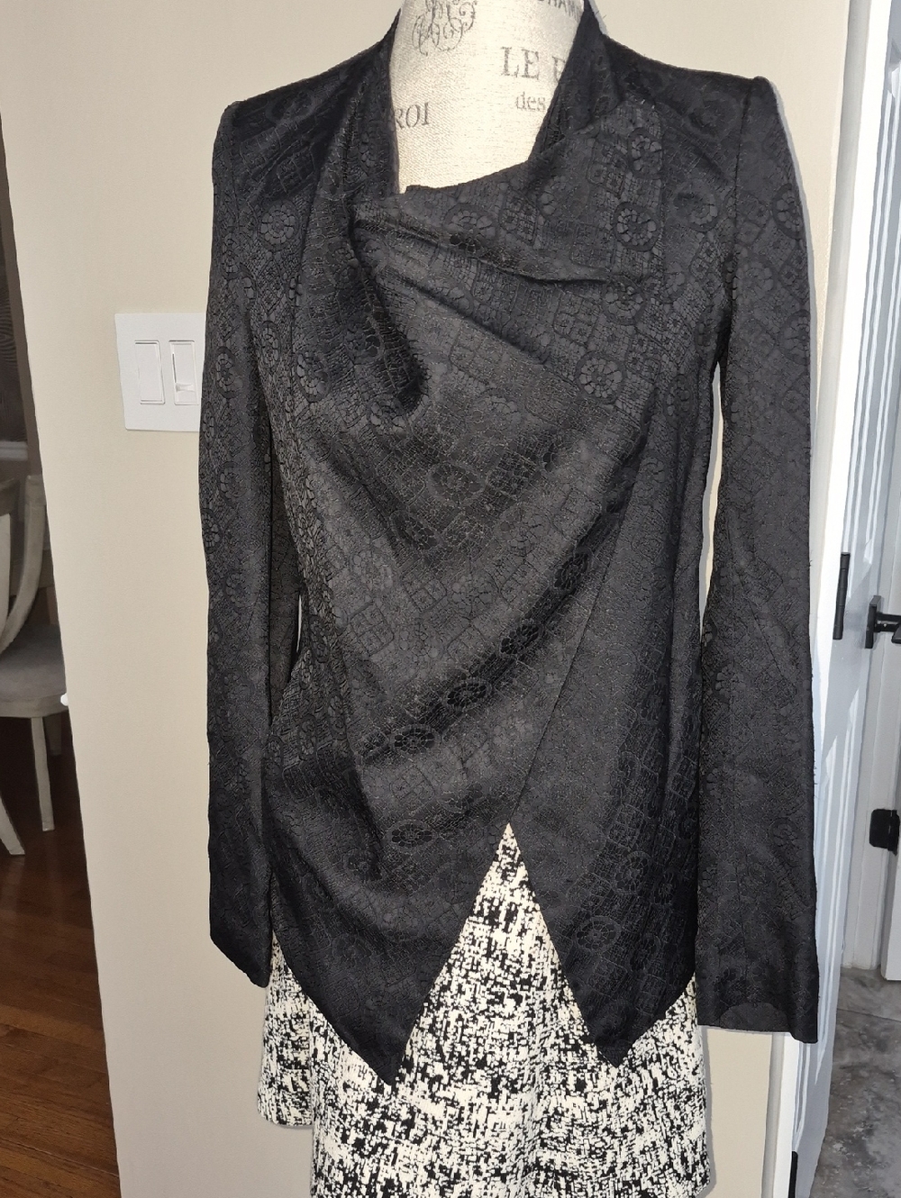 HELMUT LANG LACE LINED ASYMETRIC COLLAR BLAZER EUC